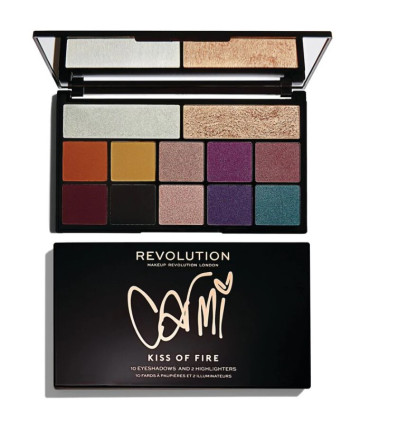REVOLUTION CARMI KISS OF FIRE PALETA 10 SOMBRAS DE OJOS + 2 ILUMINADORES